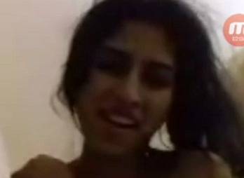 Young Desi Sexy Girl Nude On Video Call XXX