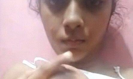 Bubblegum Sexy Boobs Desi Girl Xposed