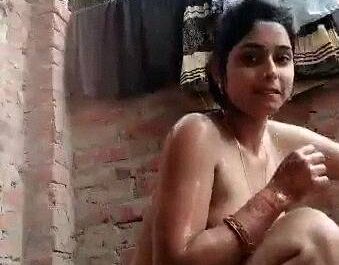 Dehati Sexy Girl Bathing Selfie Porn Challenge