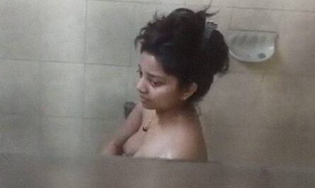 Indian Bathroom Sexy Babe XXX Video