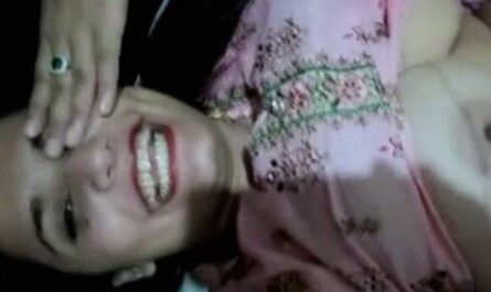 Karachi Sexy Aunty Naked XXX Show Video