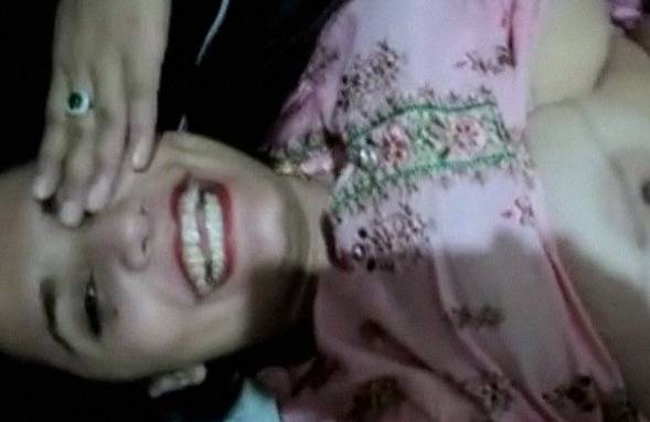 Karachi Sexy Aunty Naked XXX Show Video