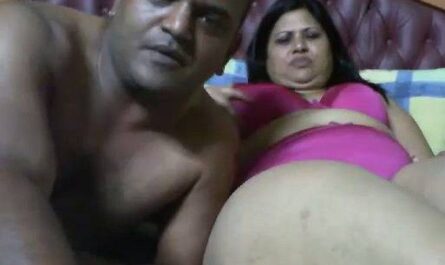 Lucknow Couple Foreplay Live XXX Show