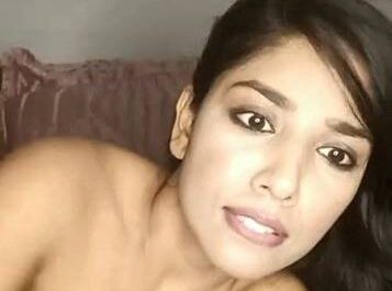 Sexy Babe Sharanya Jit Kaur Nude Live