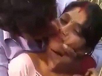 Indian Sexy Babe Outdoor Land Sex Video