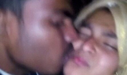 Amateur Young Horny Lovers Enjoying Sexy Smooch Desi Mms