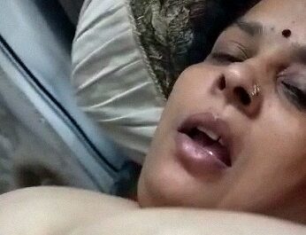 Bade Chuchi Wali Milf Aunty Ki Naked Desi Mms