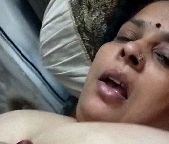 Bade Chuchi Wali Milf Aunty Ki Naked Desi Mms