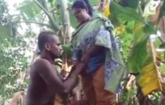 Bangladeshi Servant Sex With Housewife Outdoor XXX Video