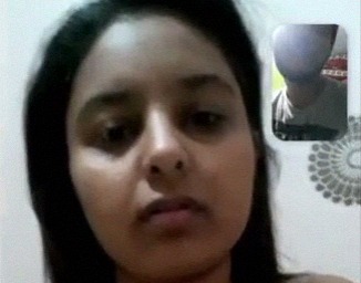 Beautiful Gujju Sexy Bhabhi Flaunts Nude For Young Online Bf