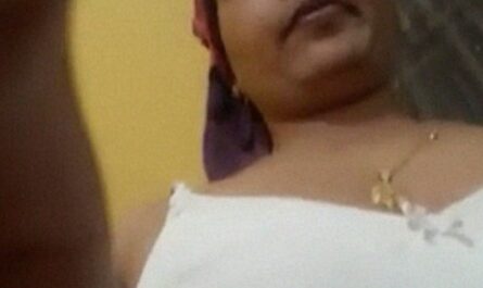 Bhopal Aunty Nude Tease Selfie Show XXX Video