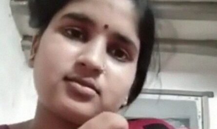 Chhindwara Desi Sexy Wife Exposing Butter Boobs