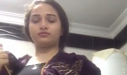 Cute Sexy Punjabi Girl Sucking Her Own Boobs