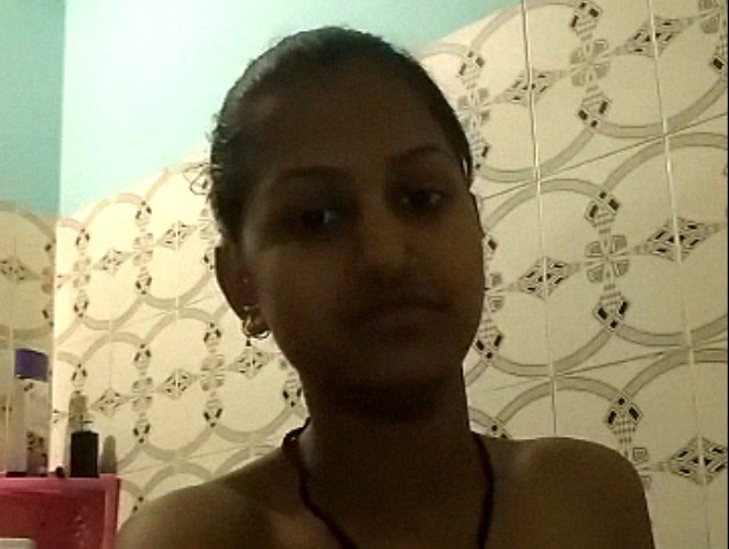 Danda Desi Sexy Girl Making Nude Selfie Porn In The Bathroom