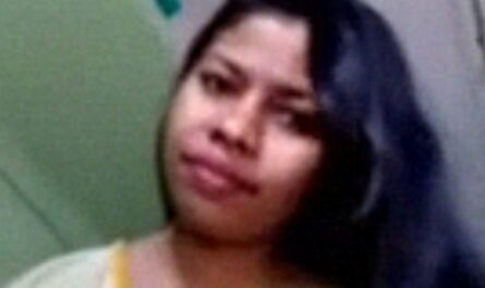 Desi Horny Babe Fondling Her Boobs And Spreading Chut Mms