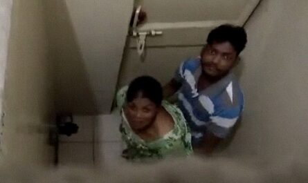 Desi Pervert Guy Caught Fucking A Randi In Toilet