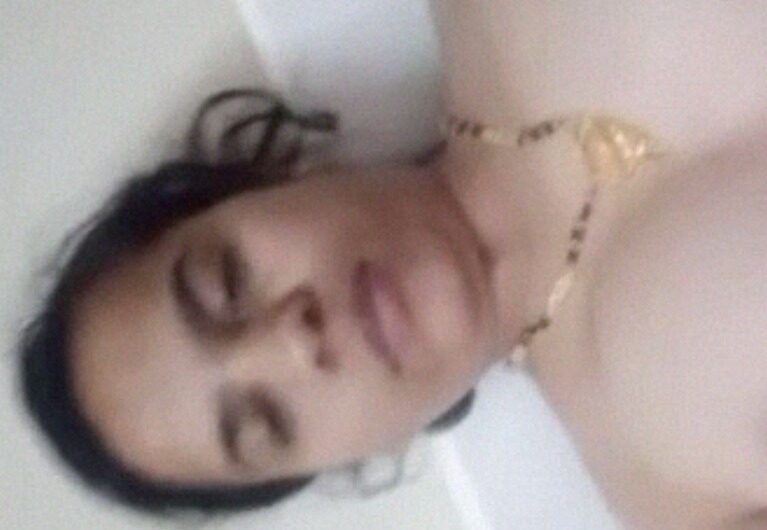 Fat Pussy Show Of Married Indian Chubby Lady