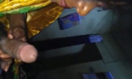 Gadchiroli Aunty In Saree Sucking Cock Deep And Spreading