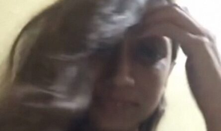 Indian Virgin Sexy College Girl Lifting Tshirt Video