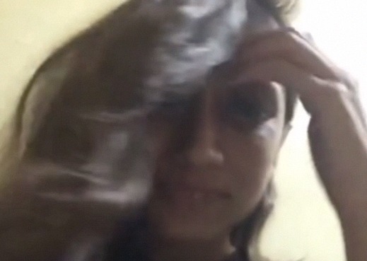 Indian Virgin Sexy College Girl Lifting Tshirt Video