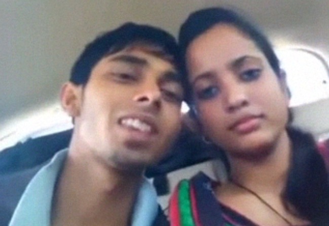 Leaked Video Of Sexy Bengali Gf Kissing And Fucking With Pervert Bf