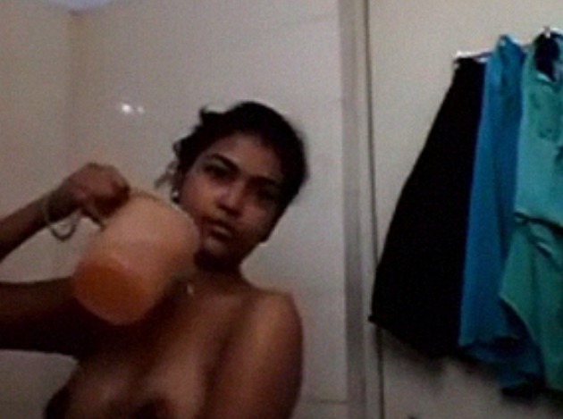 Mallu Kannur Naughty Girl Taking Naked Bath XXX Video