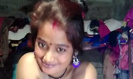 Naughty Sexy Village Lady Exposing Fully Naked XXX Video