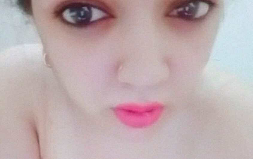 Sexy Creamy Figured Randi Lady Majedar Tease XXX Show