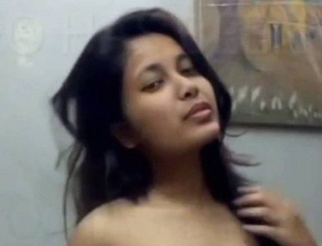 Sexy Naked Striptease Solo Porn Of Hot Desi Queen