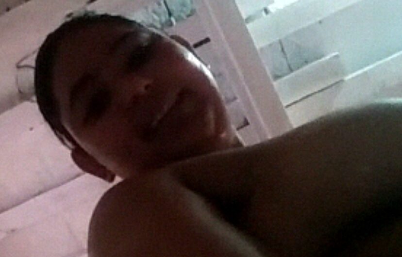 Shameless Desi Sexy Girl Spreading Ass In Bath XXX