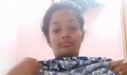 Topless Show Of Desi Sexy Girl For Her Pervert Boyfriend