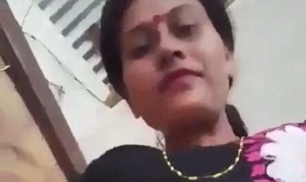 Assame Naughty Boudi Showing Her Nude Buttery Pussy