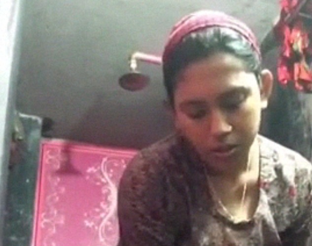 Bangladeshi Bomb Figured Horny Bhabhi Bathing And Dressing Up