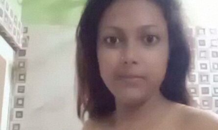 Bathroom Selfie XXX Video Of Hot Desi Beauty