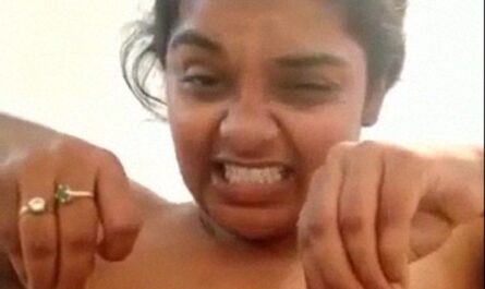 Big Mula Mallu Naughty Aunty Playing With Tits