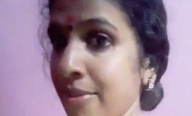 Big Boobed Sexy Tamil Milf Wife Milking Her Tits