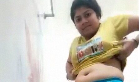 Big Booby Naughty Desi Babe Stripping And Fondling Selfie Porn Vdo
