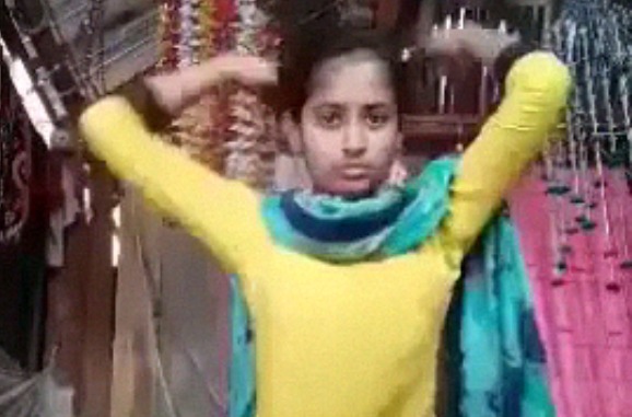 Cute Slim Dehati College Girl Ki Stripping And Fingering Desi Mms