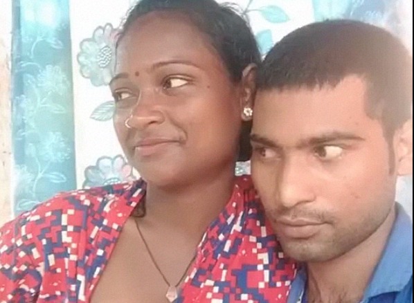 Dehati Horny Desi Lovers Ki Nipple Fondling Romance XXX Video