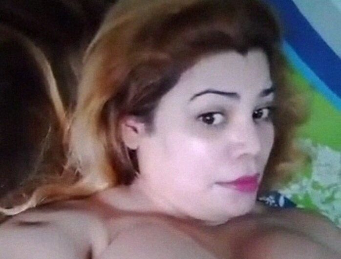 Desi Busty Aunt With Large Boobs Giving Full Naked XXX Show