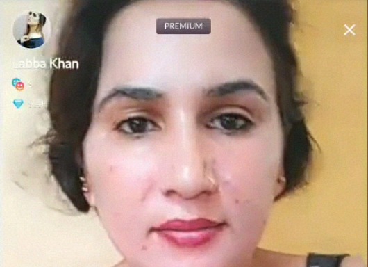Famous Pakistani Sexy Bhabhi Labba Khan Showing Boobs Live Porn