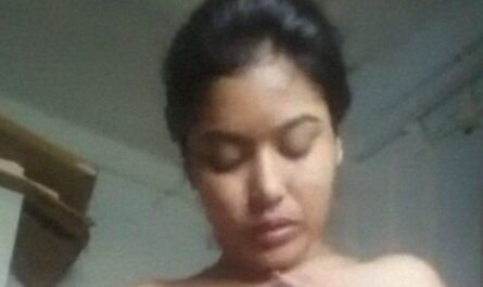 Firm Boobed Sexy Desi Beauty Fondling Her Breast