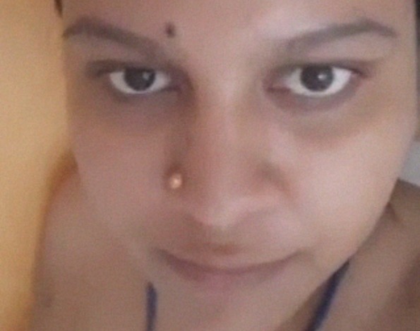 Fully Nude Matured Indian Horny Lady Fingering Yoni