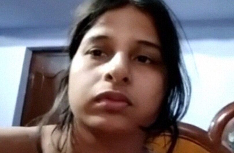 Hot Bengali Beauty Stripping And Showing Nude XXX Video