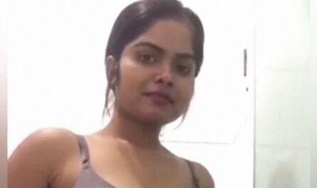 Indian Sexy Girl With Beautiful Figure And Face Nude Desi Mms