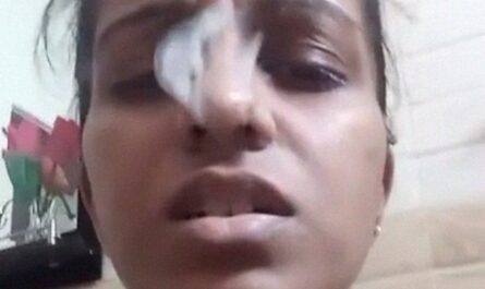 Lankan Tamil Naughty Girl Showing Boobs And Pussy