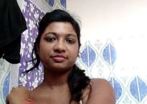 Malayali Chechi Nude XXX Show Of Her Big Boobs And Pooru