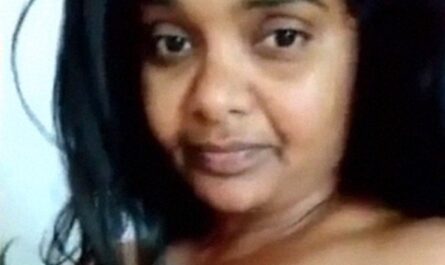 Mallu Aunty With Big Boobs Writing On Nude Breast Desi XXX