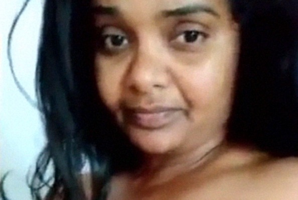 Mallu Aunty With Big Boobs Writing On Nude Breast Desi XXX