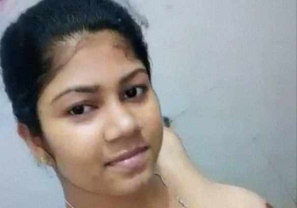 Naughty Indian Lady Exposing Fully Nude In Bathroom XXX Video